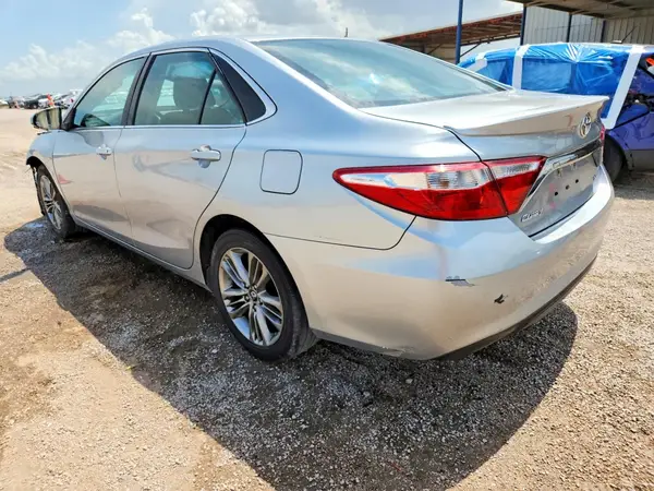 4T1BF1FK5HU656717 — 2017 Toyota Camry, фото 2 с аукциона Copart 02.10.2026, Передняя часть