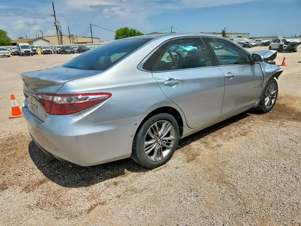 4T1BF1FK5HU656717 — 2017 Toyota Camry, фото 3 с аукциона Copart 02.10.2026, Передняя часть
