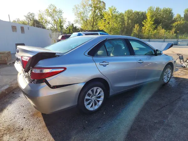4T1BF1FK3HU298131 — 2017 Toyota Camry, фото 3 с аукциона Copart 12.10.2026, Задняя часть