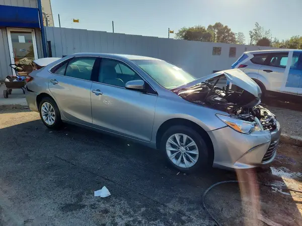 4T1BF1FK3HU298131 — 2017 Toyota Camry, фото 4 с аукциона Copart 12.10.2026, Задняя часть