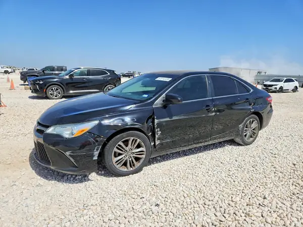 4T1BF1FK6HU379043 — 2017 Toyota Camry, Боковая часть (Side), фото до ремонта