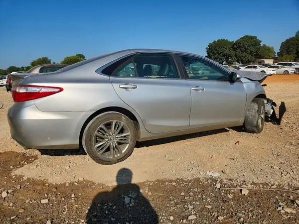 4T1BF1FK9HU349339 — 2017 Toyota Camry, фото 3 с аукциона Copart 30.09.2026, Передняя часть