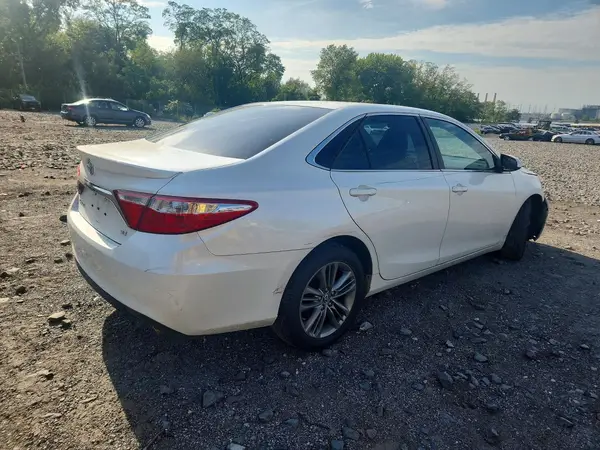 4T1BF1FK9HU278675 — 2017 Toyota Camry, фото 3 с аукциона Copart, Передняя часть