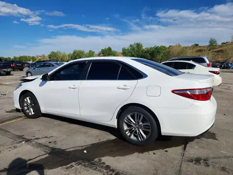 4T1BF1FK1HU785148 — 2017 Toyota Camry, фото 2 с аукциона Copart 30.09.2026, Передняя часть