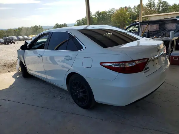 4T1BF1FK3HU279191 — 2017 Toyota Camry, фото 2 с аукциона Copart, Передняя часть