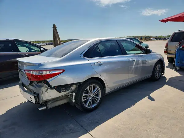4T1BF1FK4HU656465 — 2017 Toyota Camry, фото 3 с аукциона Copart 28.09.2026, Боковая часть