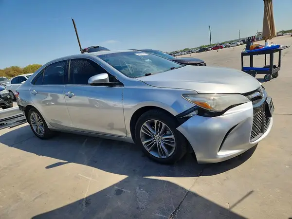 4T1BF1FK4HU656465 — 2017 Toyota Camry, фото 4 с аукциона Copart 28.09.2026, Боковая часть