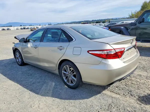 4T1BF1FKXHU763777 — 2017 Toyota Camry, фото 2 с аукциона Copart 28.09.2026, Передняя часть