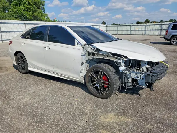 4T1BF1FK9HU282421 — 2017 Toyota Camry, фото 4 с аукциона Copart, Передняя часть