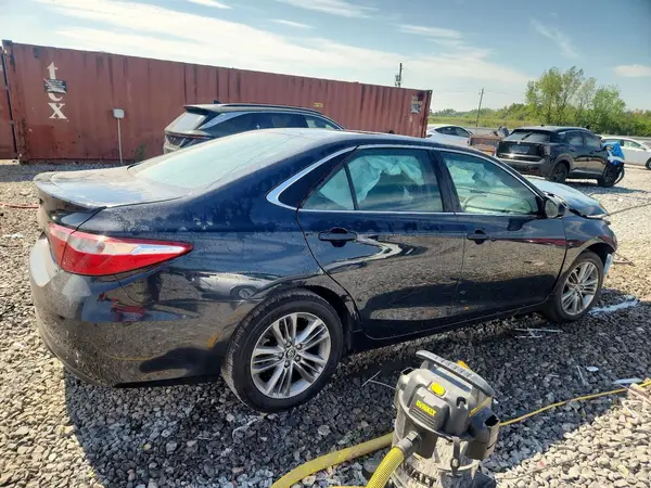 4T1BF1FK8HU395311 — 2017 Toyota Camry, фото 3 с аукциона Copart, Передняя часть