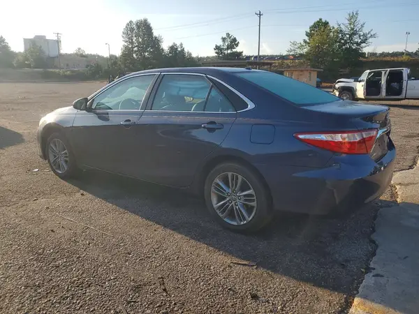 4T1BF1FK3HU797625 — 2017 Toyota Camry, фото 2 с аукциона Copart, Передняя часть