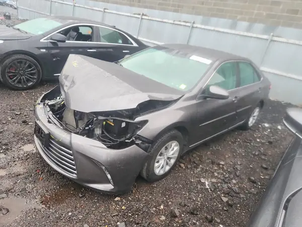 4T1BF1FKXHU686599 — 2017 Toyota Camry, Передняя часть (Front End), фото до ремонта