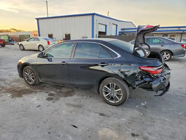 4T1BF1FK8HU291966 — 2017 Toyota Camry, фото 2 с аукциона Copart 08.10.2026, Задняя часть