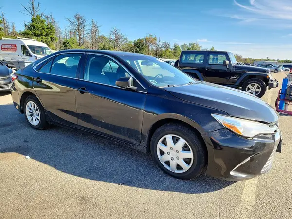 4T1BD1FK9HU220636 — 2017 Toyota Camry, фото 4 с аукциона Copart, Мелкие вмятины и царапины