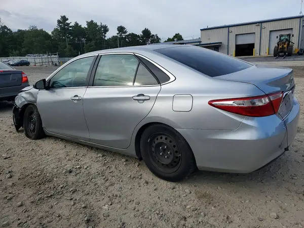 4T1BF1FK1HU785232 — 2017 Toyota Camry, фото 2 с аукциона Copart 08.10.2026, Передняя часть