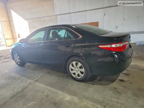 4T1BF1FK7HU270123 — 2017 Toyota Camry, фото 2 с аукциона Copart 16.10.2026, Передняя часть