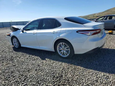 2018 Toyota Camry VIN 4T1B11HKXJU645634 фото 2