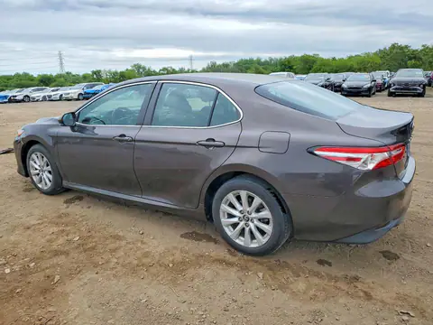 4T1B11HK0JU091911 — 2018 Toyota Camry, фото 2 с аукциона Copart 30.09.2026, Град