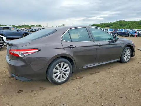 4T1B11HK0JU091911 — 2018 Toyota Camry, фото 3 с аукциона Copart 30.09.2026, Град