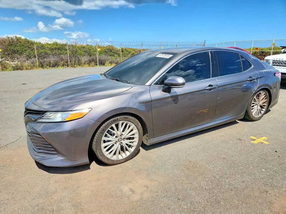 2018 Toyota Camry VIN 4T1B11HK4JU038421 фото 1