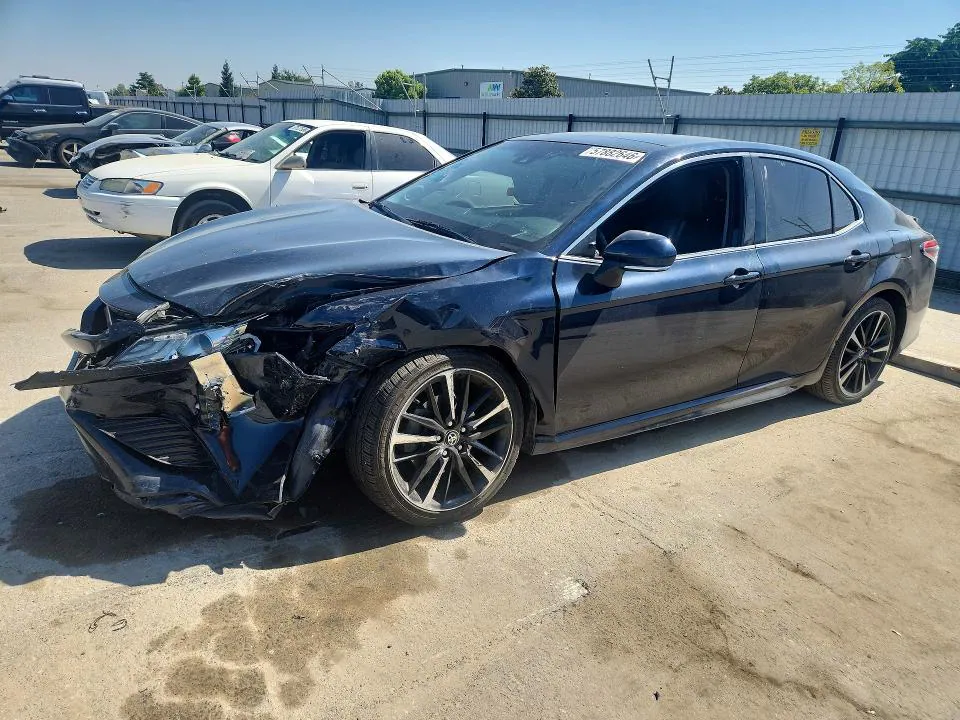 2018 Toyota Camry VIN 4T1BZ1HK6JU506772 фото 1