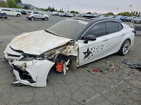 4T1BZ1HKXJU019770 — 2018 Toyota Camry, Передняя часть (Front End), фото до ремонта