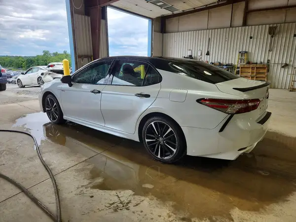 4T1B61HK8JU156554 — 2018 Toyota Camry, фото 2 с аукциона Copart, Задняя часть