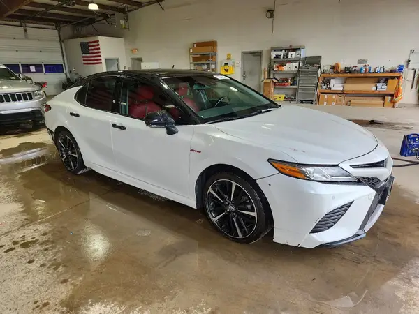 4T1B61HK8JU156554 — 2018 Toyota Camry, фото 4 с аукциона Copart, Задняя часть