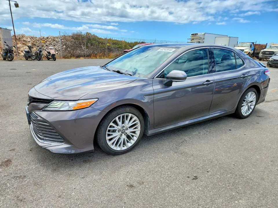 2018 Toyota Camry VIN 4T1B11HK0JU070556 фото 1