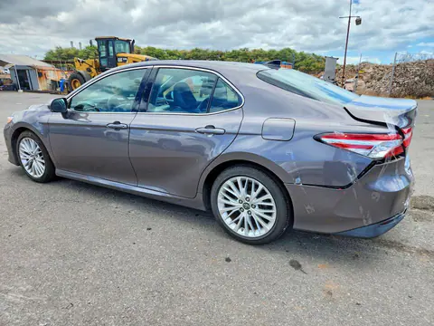 2018 Toyota Camry VIN 4T1B11HK0JU070556 фото 2