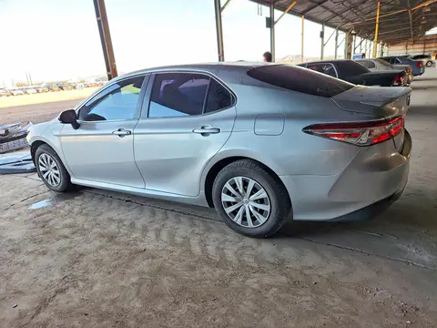 2018 Toyota Camry VIN 4T1B31HK4JU505718 фото 2