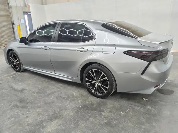 JTNB11HK2J3030646 — 2018 Toyota Camry, фото 2 с аукциона Copart 29.09.2026, Град