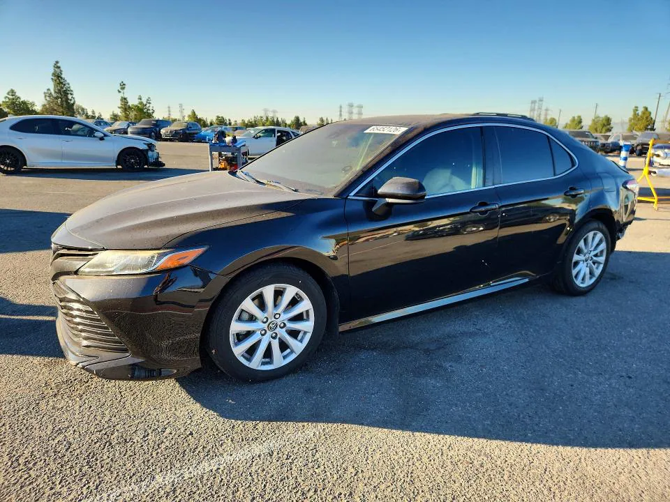 2018 Toyota Camry VIN JTNB11HK5J3049255 фото 1