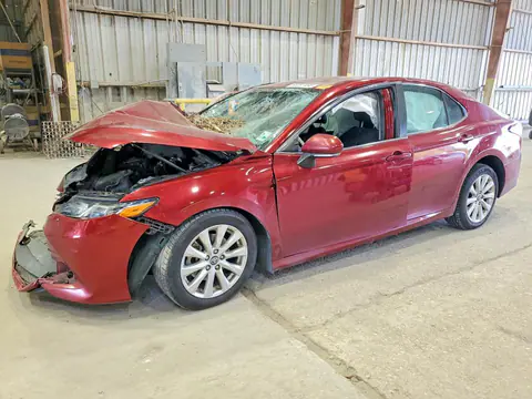 4T1B11HK0JU525826 — 2018 Toyota Camry, Передняя часть (Front End), фото до ремонта