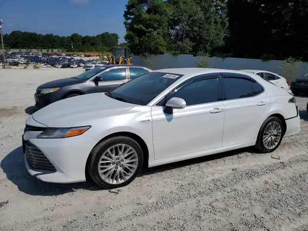 4T1B21HK2JU006743 — 2018 Toyota Camry, Задняя часть (Rear End), фото до ремонта