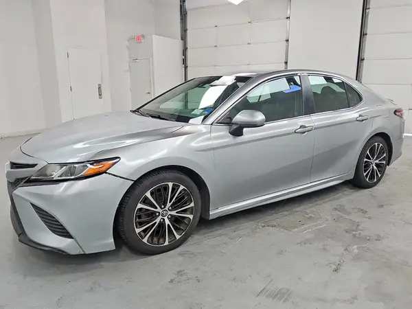4T1B11HK2JU076715 — 2018 Toyota Camry, Механические повреждения (Mechanical), фото до ремонта