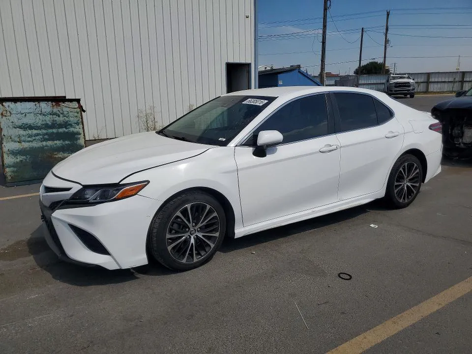 2018 Toyota Camry VIN 4T1B11HK8JU610624 фото 1