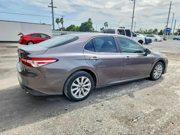 2018 TOYOTA CAMRY VIN 4T1B11HK5JU049671 фото 3
