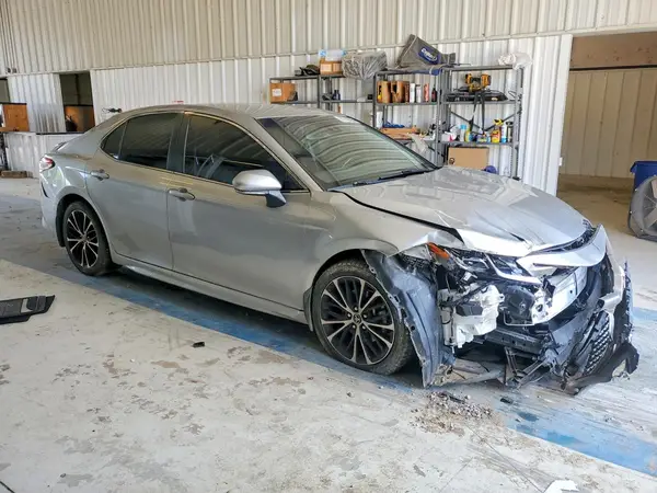 JTNB11HK3J3048458 — 2018 Toyota Camry, фото 4 с аукциона Copart, Передняя часть