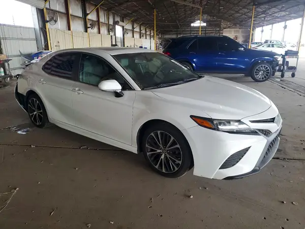 4T1B11HK7JU147410 — 2018 Toyota Camry, фото 4 с аукциона Copart, Задняя часть