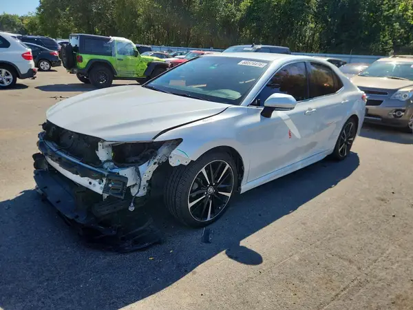 4T1B61HK1JU006642 — 2018 Toyota Camry, Передняя часть (Front End), фото до ремонта