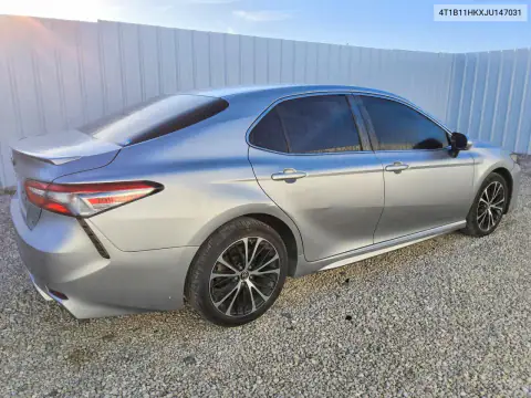 4T1B11HKXJU147031 — 2018 Toyota Camry, фото 3 с аукциона Copart 15.10.2026, Естественный износ