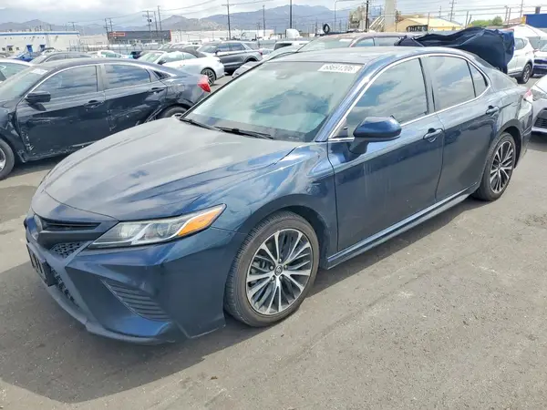 4T1B11HK7JU618827 — 2018 Toyota Camry, Задняя часть (Rear End), фото до ремонта