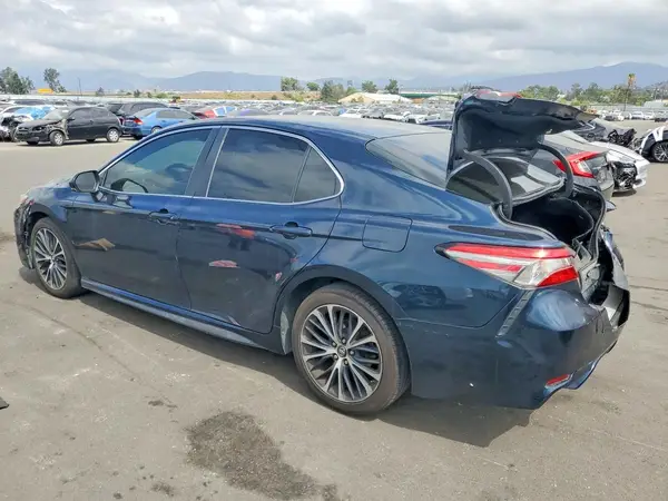 4T1B11HK7JU618827 — 2018 Toyota Camry, фото 2 с аукциона Copart 05.10.2026, Задняя часть