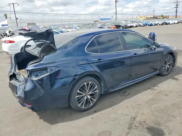 4T1B11HK7JU618827 — 2018 Toyota Camry, фото 3 с аукциона Copart 05.10.2026, Задняя часть