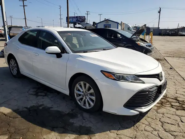 4T1B11HK9JU579707 — 2018 Toyota Camry, фото 4 с аукциона Copart, Механические повреждения