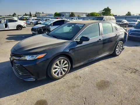 4T1B11HK0JU618135 — 2018 Toyota Camry, Задняя часть (Rear End), фото до ремонта