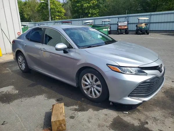 4T1B11HK9JU619476 — 2018 Toyota Camry, фото 4 с аукциона Copart 29.09.2026, Боковая часть