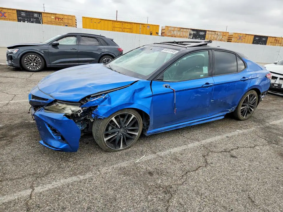 4T1BZ1HK3JU002681 Toyota Camry 2018 — повреждение Опрокидывание, фото до ремонта