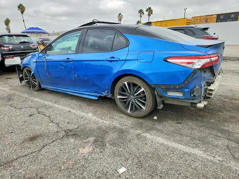 4T1BZ1HK3JU002681 — 2018 Toyota Camry, фото 2 с аукциона Copart 13.10.2026, Опрокидывание